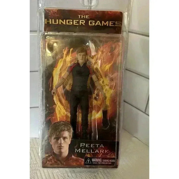 The Hunger Games Series 2 Peeta Mellark Action Figure by Neca Reel Toys New - Picture 8 of 8